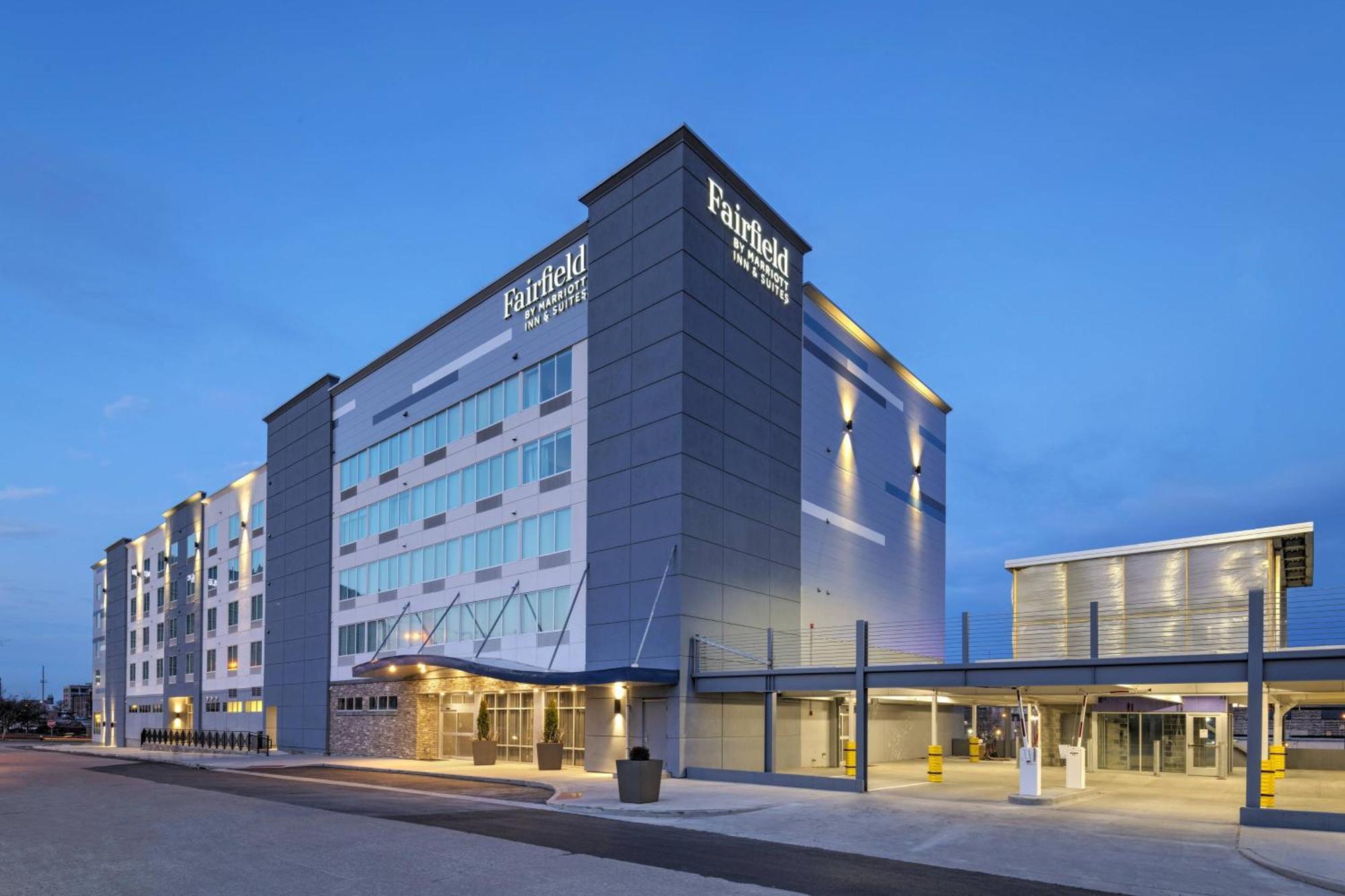 Fairfield Inn And Suites By Marriott St Louis Downtown Saint Louis Bagian luar foto