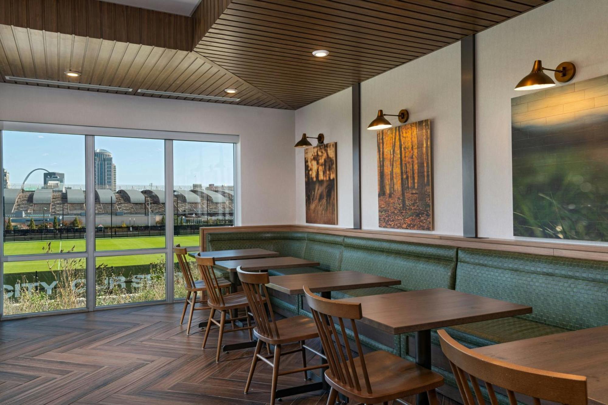 Fairfield Inn And Suites By Marriott St Louis Downtown Saint Louis Bagian luar foto